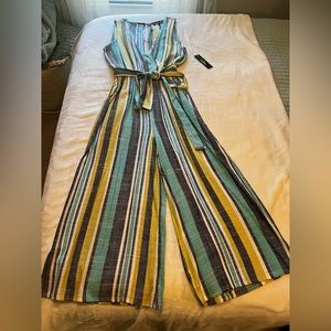 NWT - Beautiful Striped Beachy Jumpsuit - Small